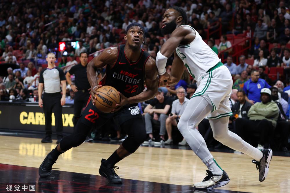 手在赛场上 手在赛场上