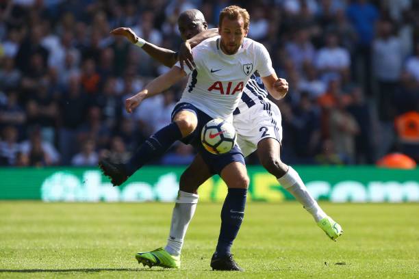 他镇定自若 他镇定自若